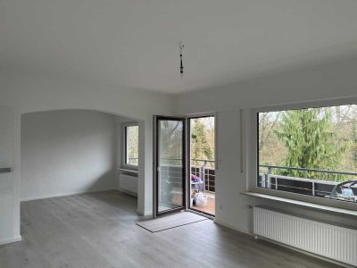 Helle 3,5 Zi Wohnung mit Garage und Blick in die Weinberge