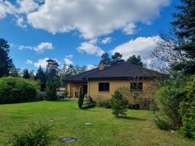 Individuelles Architektenhaus am Wald / Berlin-Nähe / 5 Zimmer + 2 Räume /  Doppelgarage+Backhaus