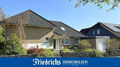 Modernisiertes Einfamilienhaus mit Garten, Teich und Außensauna in ruhiger Wohnlage in Wiefelstede