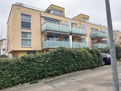 Geschmackvolle 4 Zimmer Wohnung mit gehobener Ausstattung mit Balkon und Einbauküche in Nürtingen