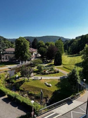 Energetisch sanierte 3,5-Zimmer-Wohnung mit Panoramablick im Zentrum von Bad Herrenalb