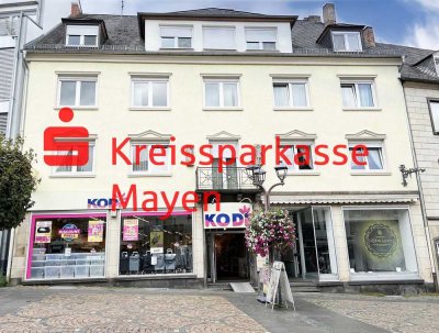 Mayen, Marktplatz: Attraktives Wohn- und Geschäftshaus mit 10 Stellplätzen