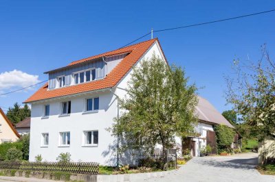 Freundliche 4,5-Zimmer-Wohnung mit großem Balkon und EBK