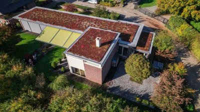 Luxuriöser, architektonisch einzigartiger Bungalow in naturnaher Umgebung