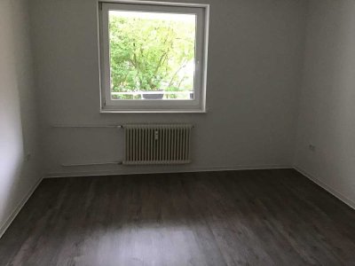 Renovierte Wohnung mit bodengleicher Dusche und Balkon