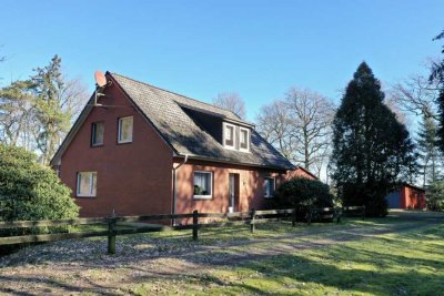 Einfamilienhaus mit Scheune auf beeindruckendem 149.410 m² Grundstück