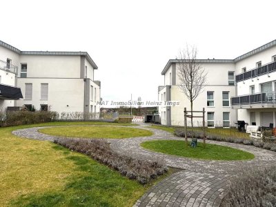 - Junger Neubau Erdgeschoss mit Terrasse u. Gartenanteil • 3 Zimmer ca. 93 m² • barrierefreie •