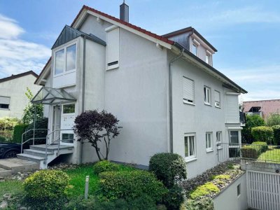 180 Grad Ausblick auf den Bodensee 
Außergewöhnliche 3,5-Zimmer-DG-Wohnung in Meerburg