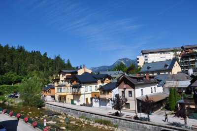 Renovierte Wohnung mit Balkon und Parkplatz im Stadtzentrum - provisionsfrei