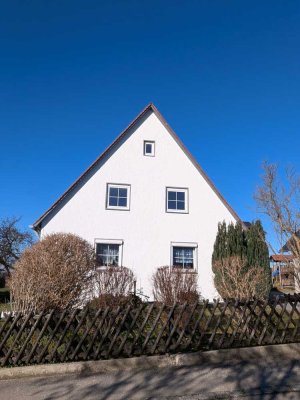 Zwei Zimmer Dachgeschoss Wohnung mit Weitblick am Ortsrand von Buchloe