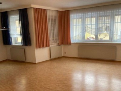 Gepflegte 3-Zimmer-Wohnung mit Einbauküche in Waidhofen an der Thaya