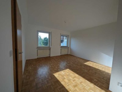 Effizienzklasse C! Neue Heizung, Fenster etc. 4 Zimmer Maisonette mit Balkon