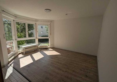 Schöne 1-Zimmer Wohnung mit tollem Balkon in Erding