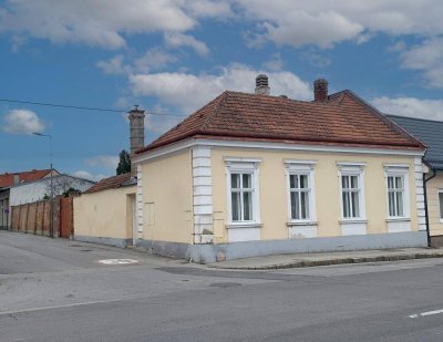 Einfamilienhaus im Dornröschenschlaf auf 966m² Grund und 2 Zufahrten