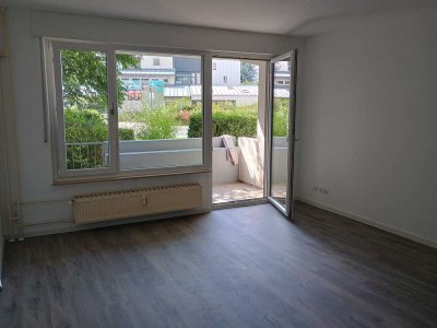 Sanierte 2-Zimmer-EG-Wohnung mit gehobener Innenausstattung mit Einbauküche in Egelsbach