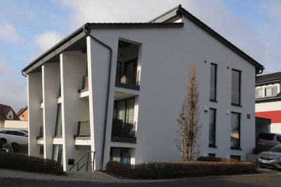 Neubau-Erstbezug: Luxuriöse 4-Zi. Atrium-Wohnung mit Loggia, 2 Stellplätze zentrumsnah in Burgebrach