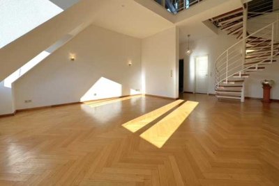 10 Min. zum Airport - 2-Raum-Loft-Wohnung mit geh. Innenausstattung mit Balkon und EBK in D-Wittlaer