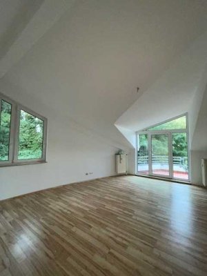 wunderschöne und helle 2 Zimmerwohnung mit Balkon