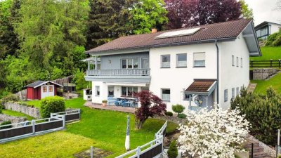 Wohnhaus mit zwei Wohneinheiten, ruhig, sonnig, zentrumsnah - Doppelgarage, Werkstatt, Südlage