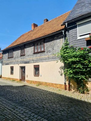 Reihenmittelhaus auch für Gewerbenutzung in Neusalza-Spremberg zu verkaufen.