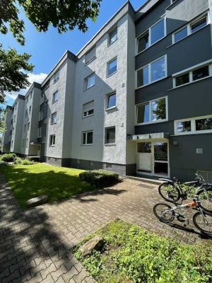 Stilvolle 4,5-Zimmer-EG-Wohnung mit gehobener Innenausstattung mit Balkon und EBK in Backnang