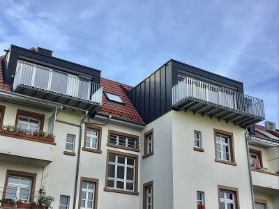 Stilvolle 3-Zimmer-Maisonette-Wohnung mit Balkon in Karlsruhe, Weinbrennerstraße