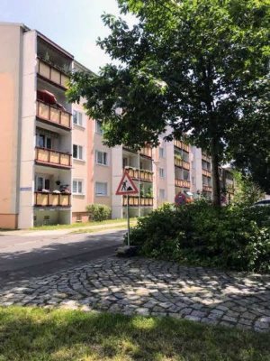 Zentrale 3-Zimmer-Wohnung mit Balkon, Keller, Stellplatz