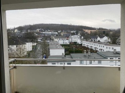 Top 3-Zimmer-Wohnung mit schönem Balkon und Weitblick ins Grüne