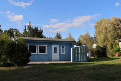 Für Ruhesuchende - kleines Haus auf großem Seegrundstück