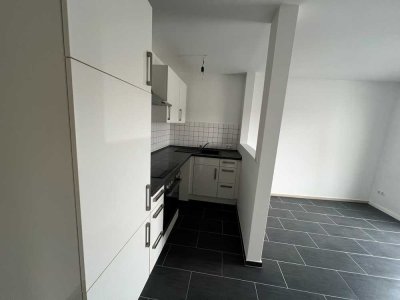 2 Zimmer Küche Bad neu renoviert