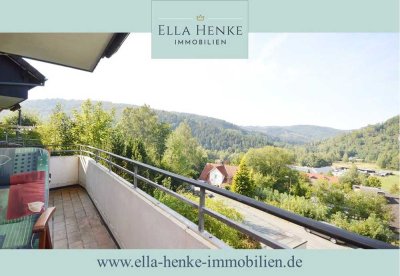 Traumaussicht! Schöne, gemütliche Ferienwohnung mit Kamin, großem Balkon + Garage...