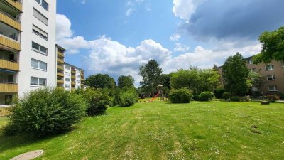 Neuer Preis! Nette 3,5/4,5 Zimmer ETW mit Balkon in Feldrandlage