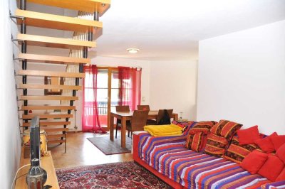 ***Traumhafte, helle 4 Zimmer Wohnung mit 2 Balkonen in absolut ruhiger, Grüner Lage***