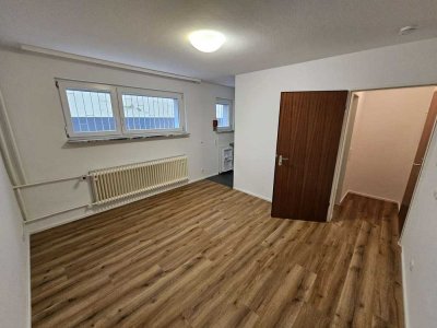 Top renovierte 1 Zi-Souterrain-Wohnung ruhige Lage | REWE, Penny, Bäcker