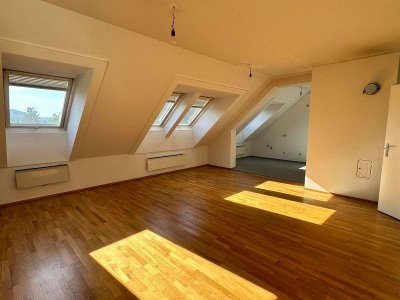 2 Zimmer Wohnung in Rabenstein im DG