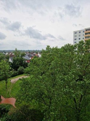 SELTEN! Helle 4-Zi-Wohnung über den Dächern von MA-Niederfeld