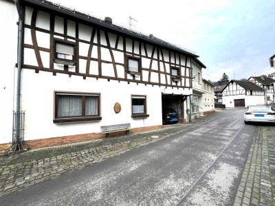 Bauernhaus mit Scheune im Herzen von Gönnersdorf