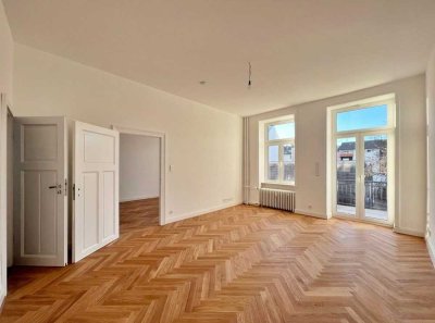 *Erstbezug n. TOP Kernsanierung* 4 Zi.-Wohnung m. Balkon, TGL-Bad, Parkett u. PKW-Stellplatz möglich