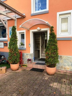 Exclusives 2 Familienhaus mit Maisonette Wohnung, Zentrumsnah in Bruchsal-Untergrombach!!