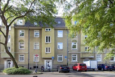 3-Raumwohnung mit Tageslichtbad in ruhiger Seitenstraße