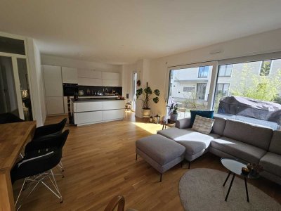 Sanierte 3-Zimmer-EG-Wohnung mit Balkon und Einbauküche in 53115, Bonn