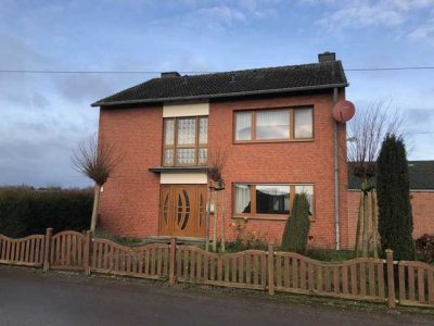 Preiswertes, gepflegtes ehem. Bauernhaus mit viel Platz in Eschweiler