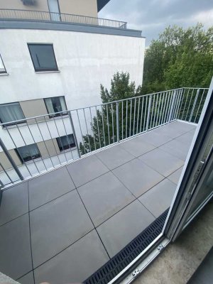 Exklusive, neuwertige 1-Raum-Wohnung mit Balkon in Bergisch Gladbach