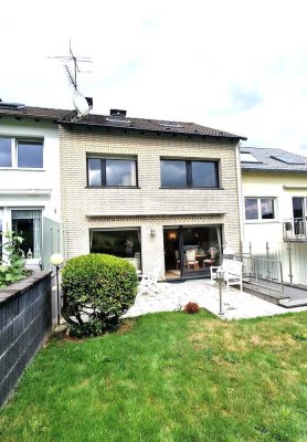 Gepflegtes EFRH mit Garage und schönem Garten in kinderfreundlicher Wohnlage mit Fernblick !