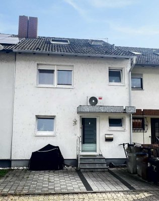 Modern konzipiertes Einfamilien-Reihenhaus, sehr guter Zustand, 2 Stellplätze in ruhiger Vorortlage