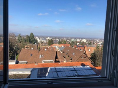 Sonnige 4 1/2 Zimmerwohnung in bester Lage.