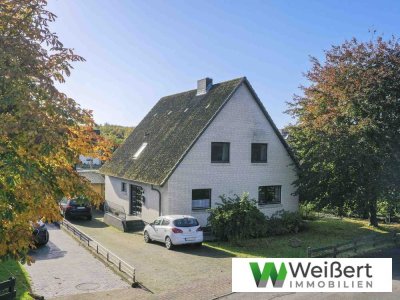 Großzügiges Einfamilienhaus mit Sauna, Kamin
und gepflegtem Garten in ruhiger Lage von Kremperheide