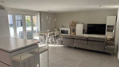 Exklusive 4-Zimmer-Wohnung mit gehobener Innenausstattung mit Balkon und Einbauküche in Murr