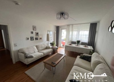 Moderne 4-Zimmer-Wohnung mit Balkon, Stellplatz und schöner Aussicht