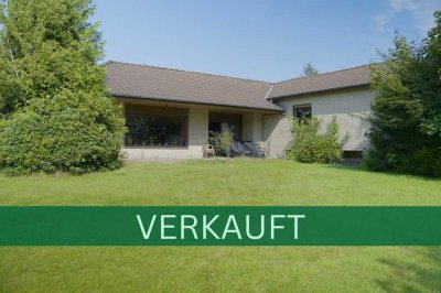 VERKAUFT - WINKELBUNGALOW MIT UNVERBAUTEM NATURBLICK UND OBJEKTVIDEO